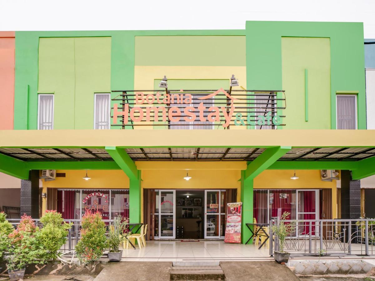 Oyo 90024 Botania Homestay & Cafe Nongsa Bagian luar foto