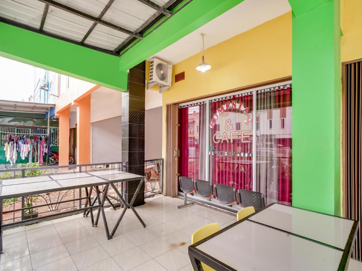 Oyo 90024 Botania Homestay & Cafe Nongsa Bagian luar foto