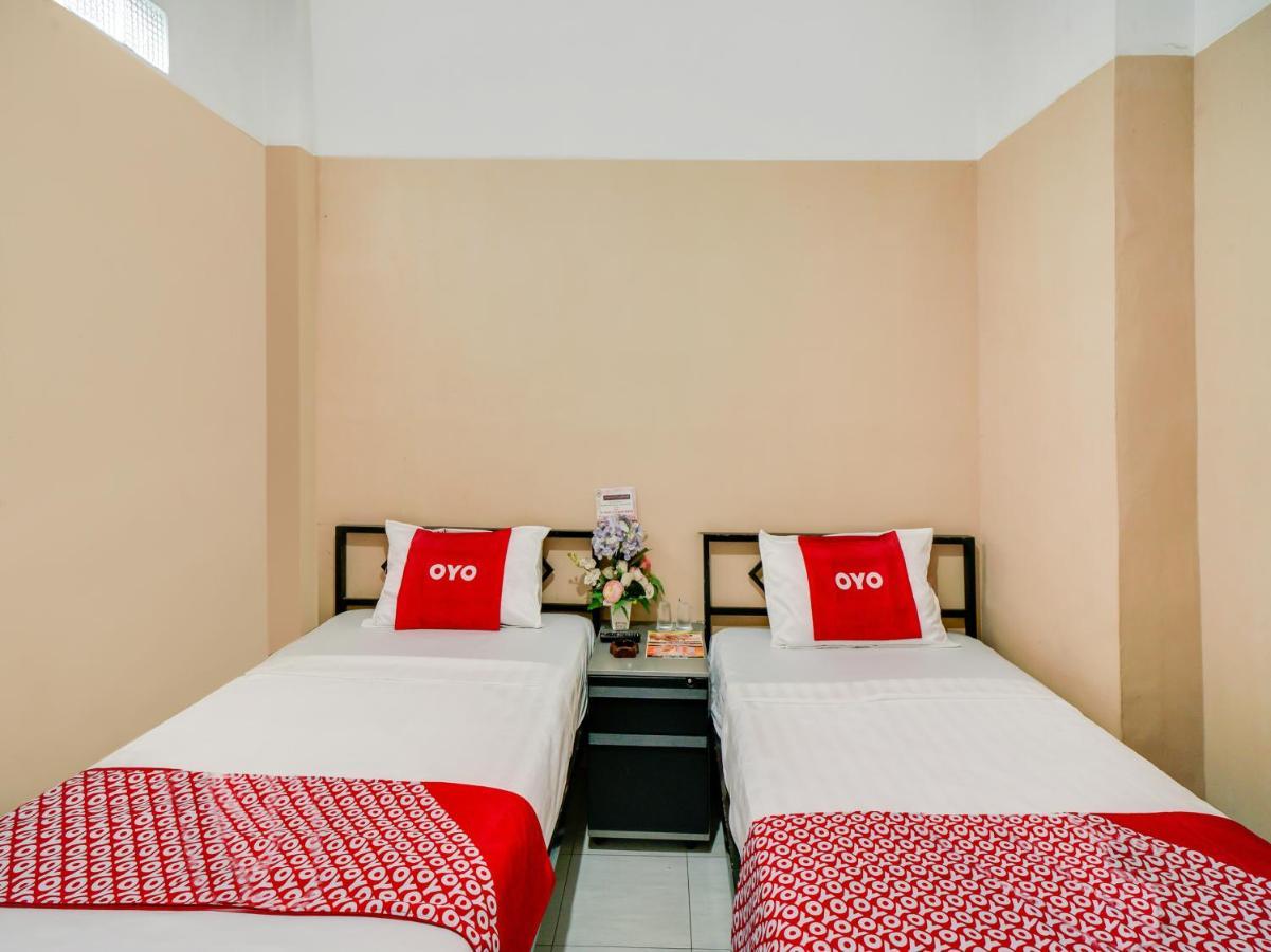 Oyo 90024 Botania Homestay & Cafe Nongsa Bagian luar foto