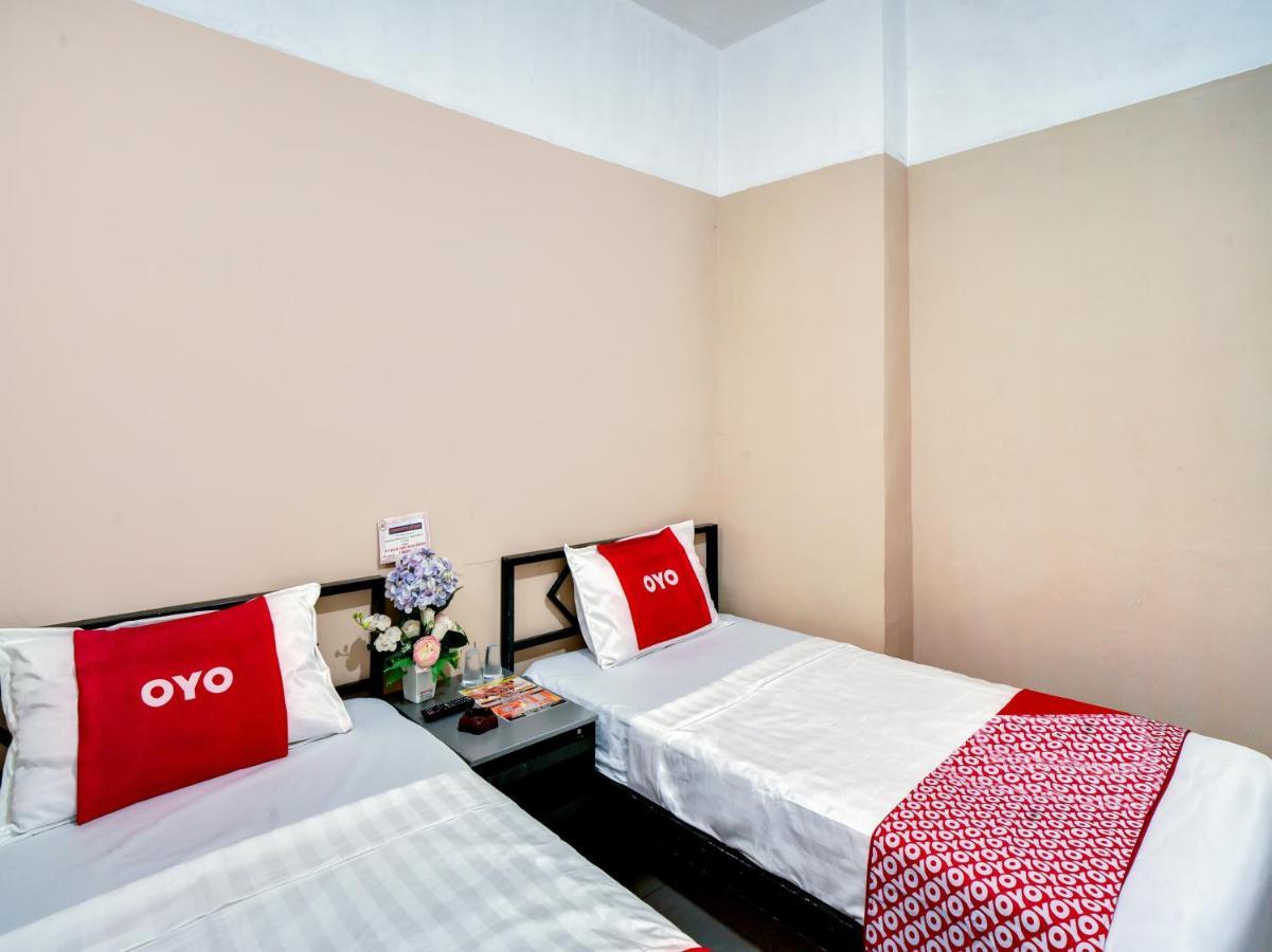 Oyo 90024 Botania Homestay & Cafe Nongsa Bagian luar foto
